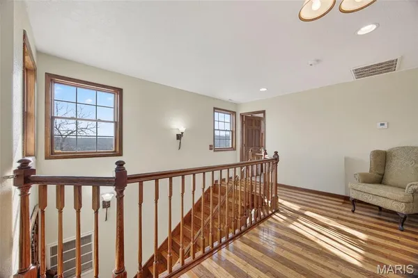 $792,500 | 33992 Garrett Road, Richland, MO 65556