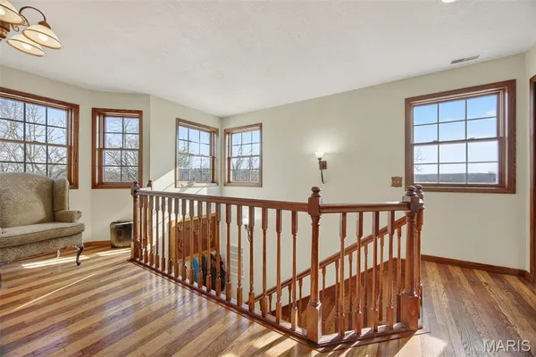 $792,500 | 33992 Garrett Road, Richland, MO 65556