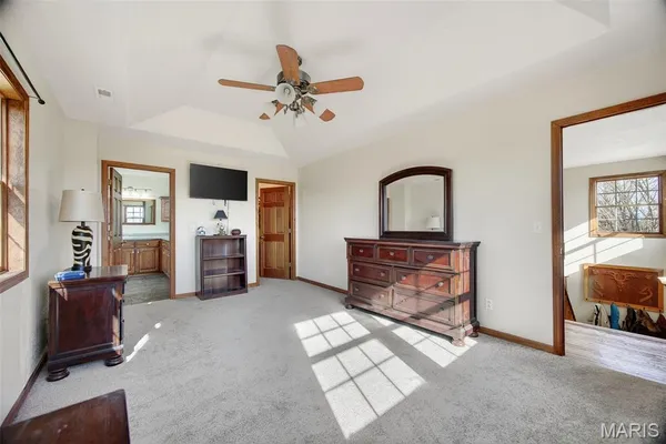 $792,500 | 33992 Garrett Road, Richland, MO 65556