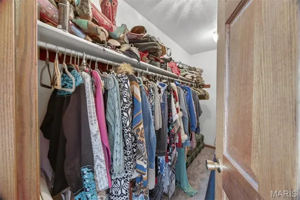 $792,500 | 33992 Garrett Road, Richland, MO 65556