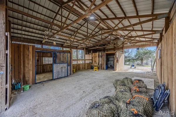 $792,500 | 33992 Garrett Road, Richland, MO 65556