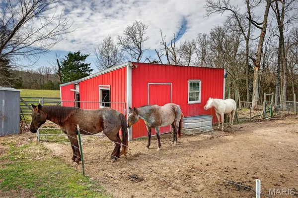 $792,500 | 33992 Garrett Road, Richland, MO 65556