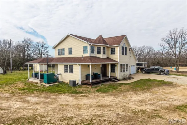 $792,500 | 33992 Garrett Road, Richland, MO 65556