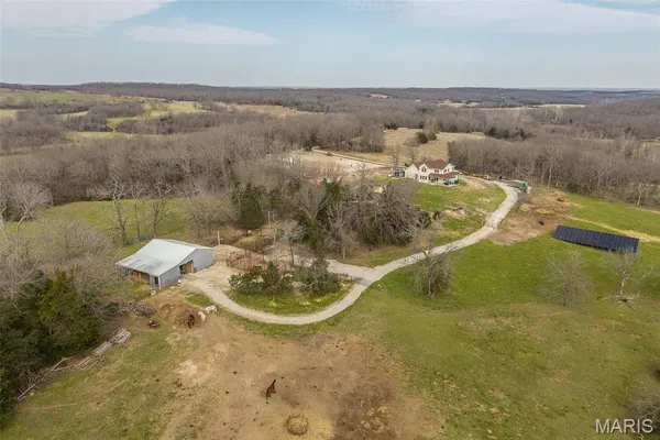 $792,500 | 33992 Garrett Road, Richland, MO 65556
