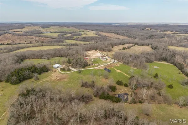 $792,500 | 33992 Garrett Road, Richland, MO 65556
