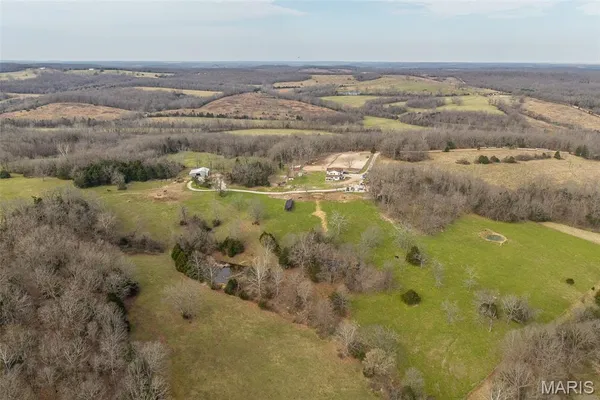$792,500 | 33992 Garrett Road, Richland, MO 65556