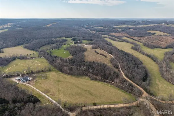 $792,500 | 33992 Garrett Road, Richland, MO 65556