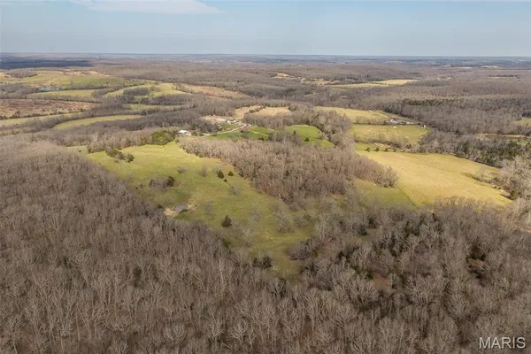 $792,500 | 33992 Garrett Road, Richland, MO 65556