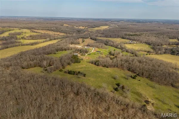 $792,500 | 33992 Garrett Road, Richland, MO 65556