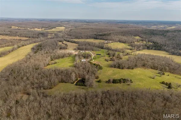 $792,500 | 33992 Garrett Road, Richland, MO 65556