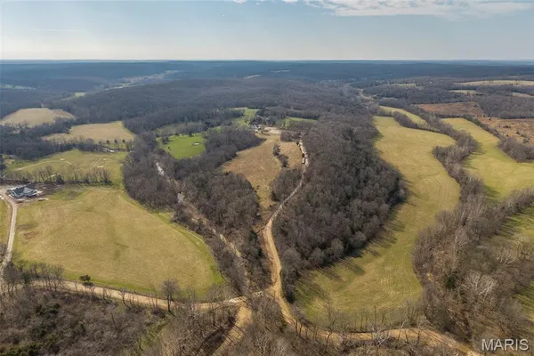 $792,500 | 33992 Garrett Road, Richland, MO 65556