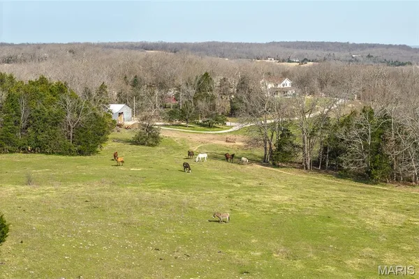 $792,500 | 33992 Garrett Road, Richland, MO 65556