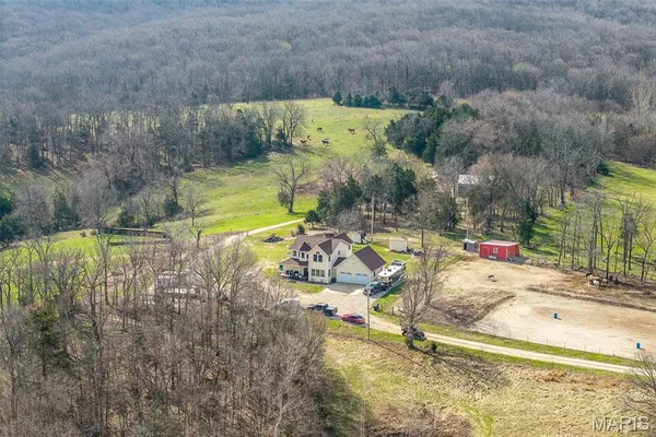 $792,500 | 33992 Garrett Road, Richland, MO 65556