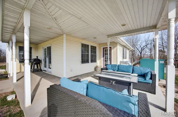 $792,500 | 33992 Garrett Road, Richland, MO 65556