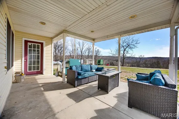 $792,500 | 33992 Garrett Road, Richland, MO 65556