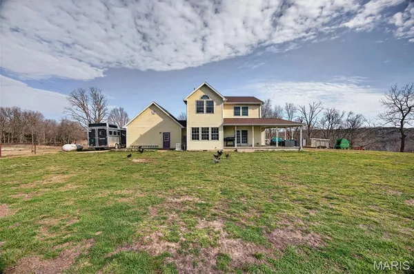 $792,500 | 33992 Garrett Road, Richland, MO 65556