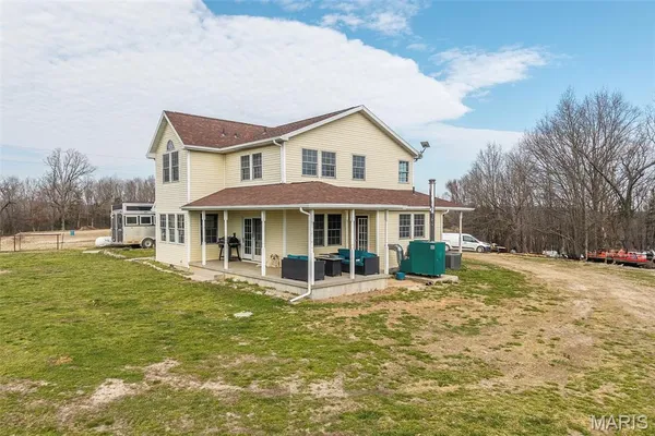 $792,500 | 33992 Garrett Road, Richland, MO 65556