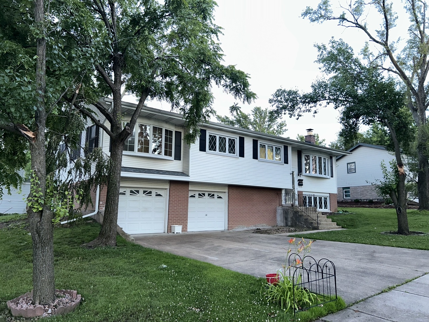 9019 Beechnut Road Hickory Hills, IL 60457 - Photo 3 of 35 Gallery Image 3