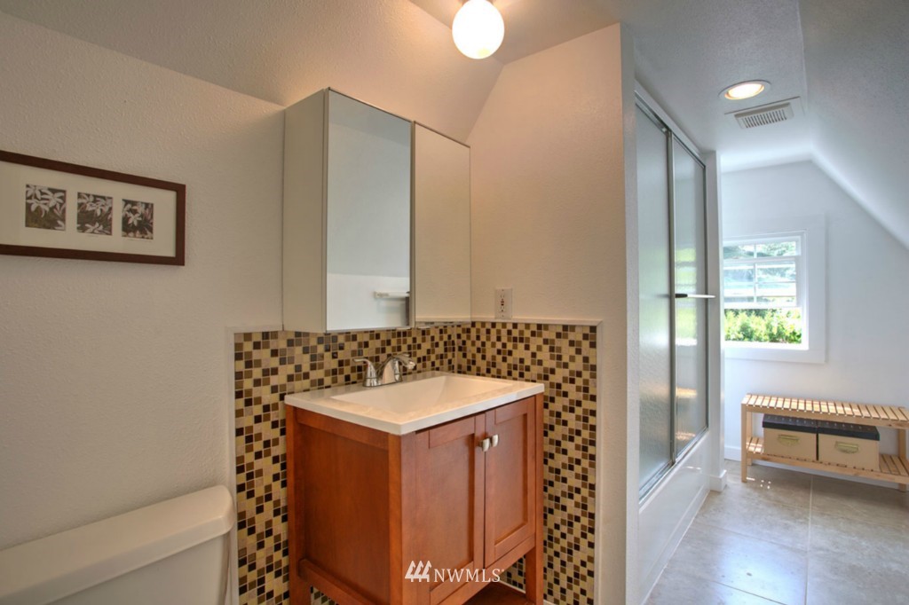 12421 87th Avenue South Renton, WA 98057 - Photo 17 of 24 Gallery Image 17
