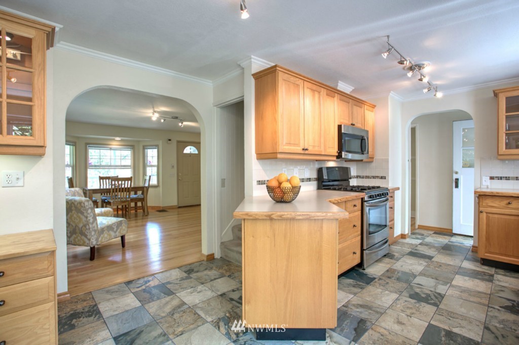 12421 87th Avenue South Renton, WA 98057 - Photo 10 of 24 Gallery Image 10