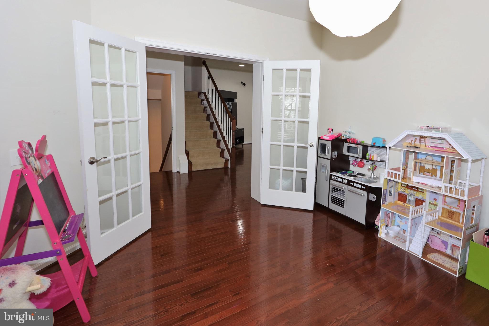 23552 Christina Ridge Square Ashburn, VA 20148 - Photo 15 of 52 Gallery Image 15