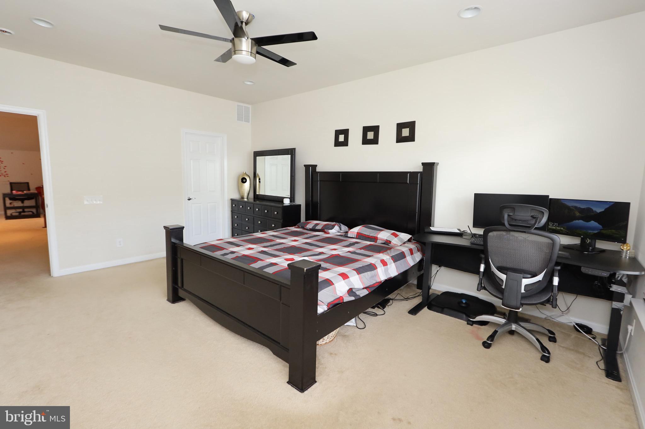 23552 Christina Ridge Square Ashburn, VA 20148 - Photo 47 of 52 Gallery Image 47