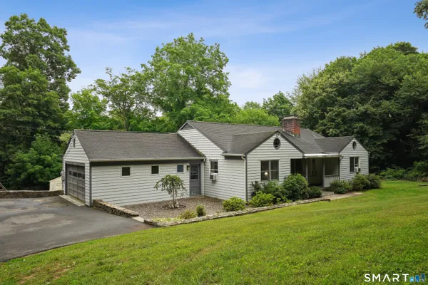 $975,000 | 40 Comstock Hill Avenue, Norwalk, CT 06850