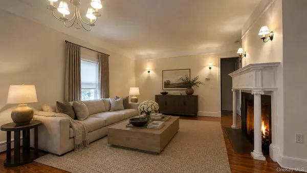 $2,800 | 14 Karen Court, Unit 1, Oyster Bay, NY 11771