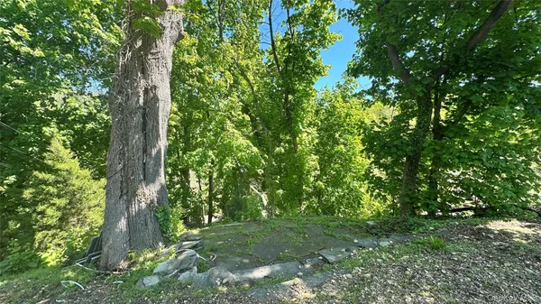 $2,800 | 14 Karen Court, Unit 1, Oyster Bay, NY 11771