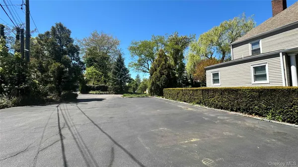 $2,800 | 14 Karen Court, Unit 1, Oyster Bay, NY 11771