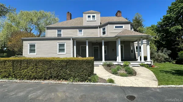 $2,800 | 14 Karen Court, Unit 1, Oyster Bay, NY 11771