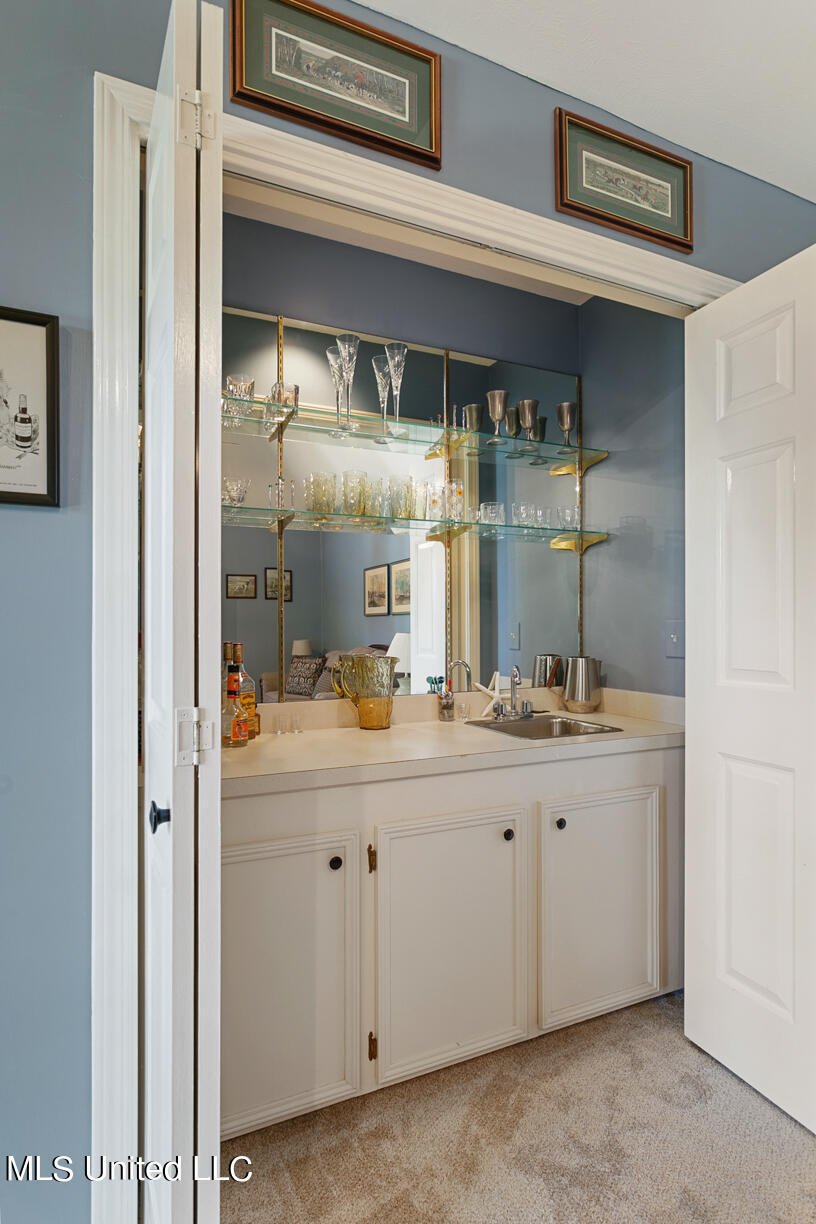418 Friday Harbour Ridgeland, MS 39157 - Photo 17 of 23 Wet Bar