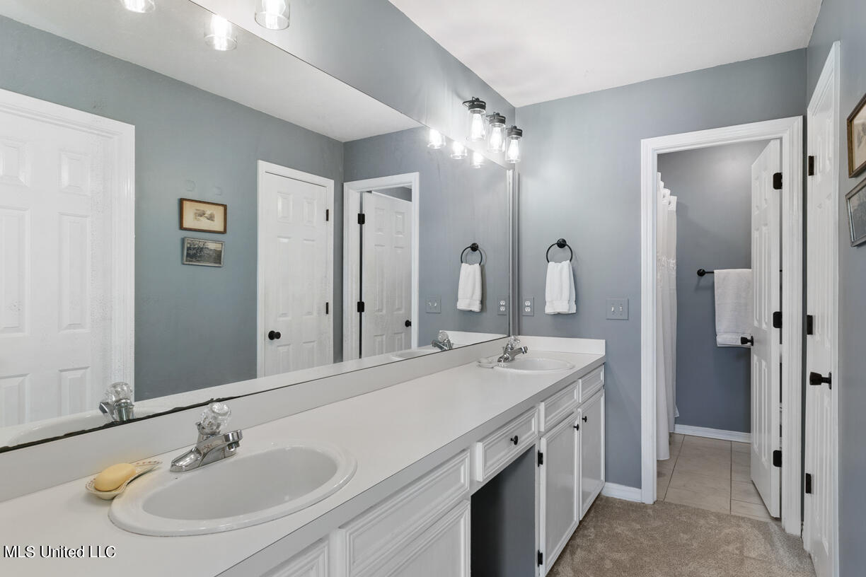 418 Friday Harbour Ridgeland, MS 39157 - Photo 8 of 23 Dressing Vanity