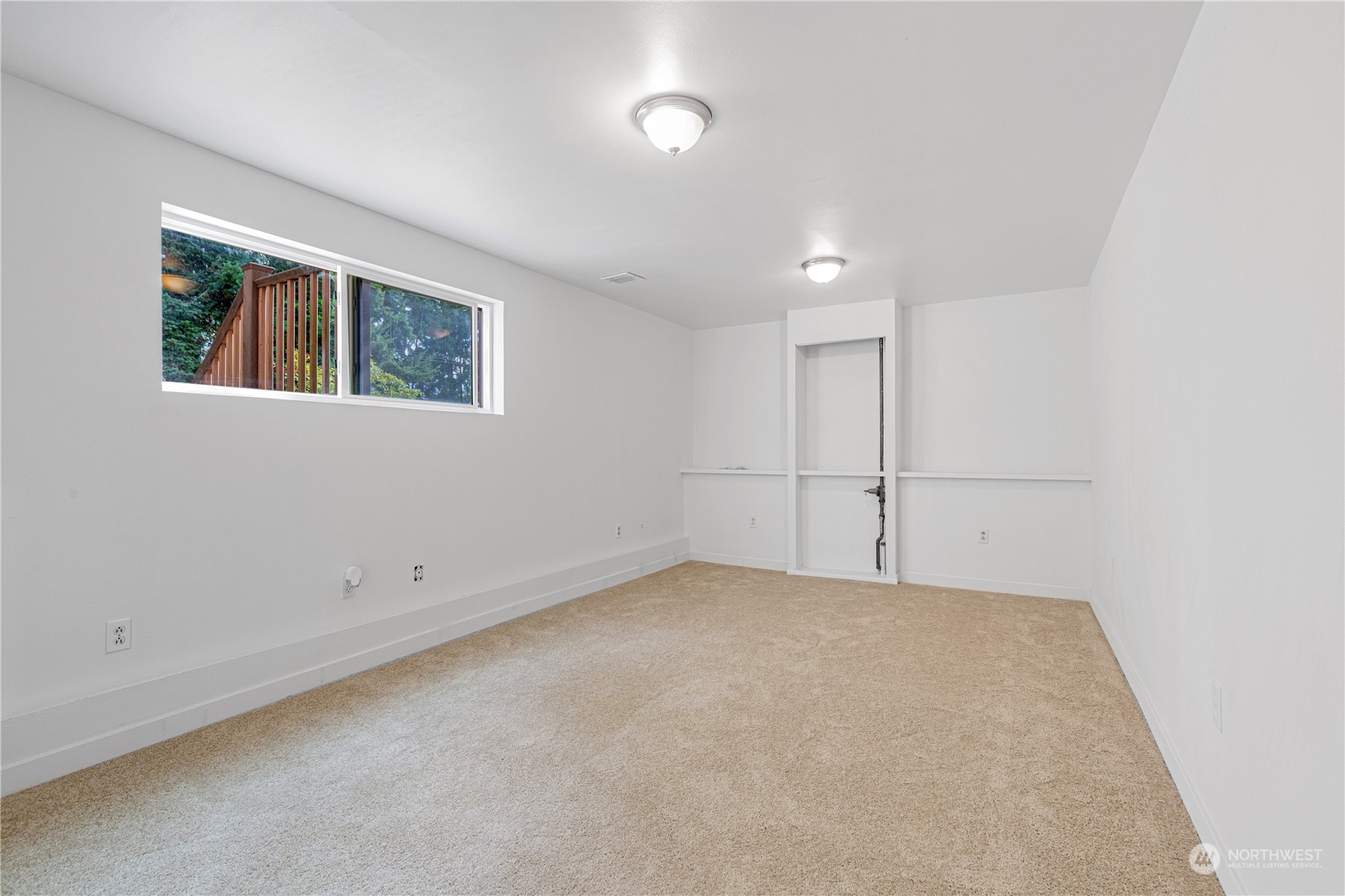 25706 35th Place South Kent, WA 98032 - Photo 29 of 35 an empty room with windows