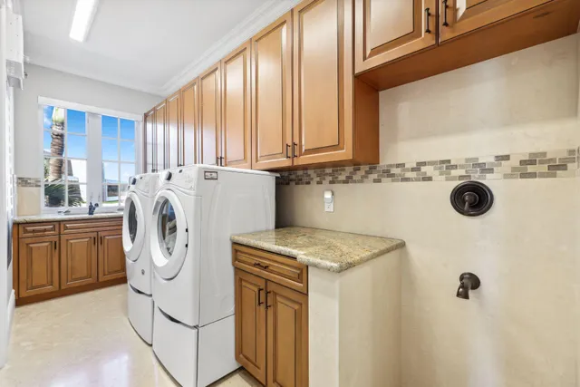 $9,975,000 | 4216 Intracoastal Drive, Highland Beach, FL 33487