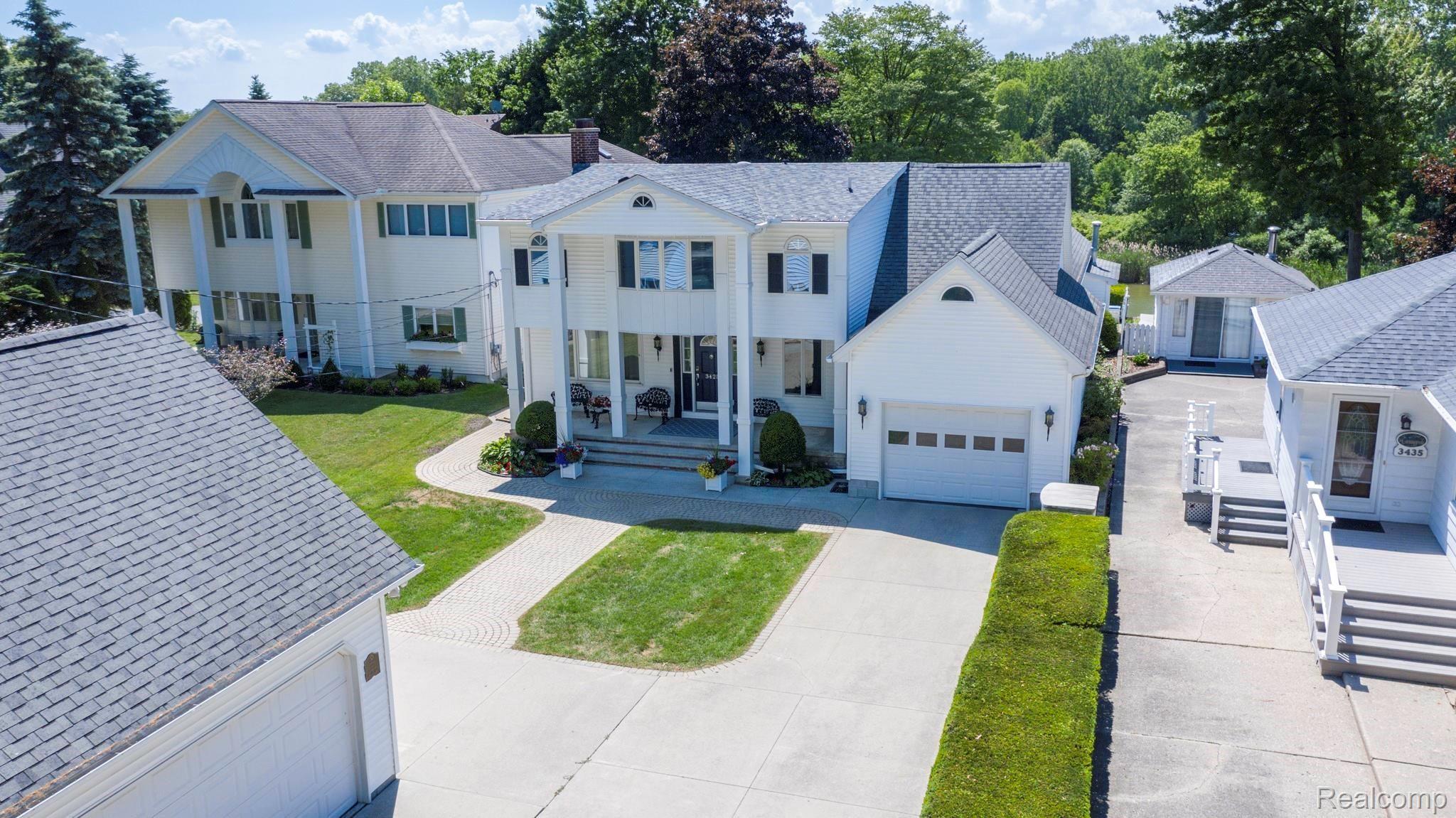 3425 Riverside Drive Port Huron, MI 48060 - Photo 2 of 78 3425 Riverside Dr-72.jpg