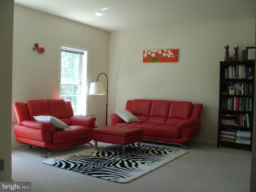 25 Red Oak Drive Lititz, PA 17543 - Photo 2 of 18