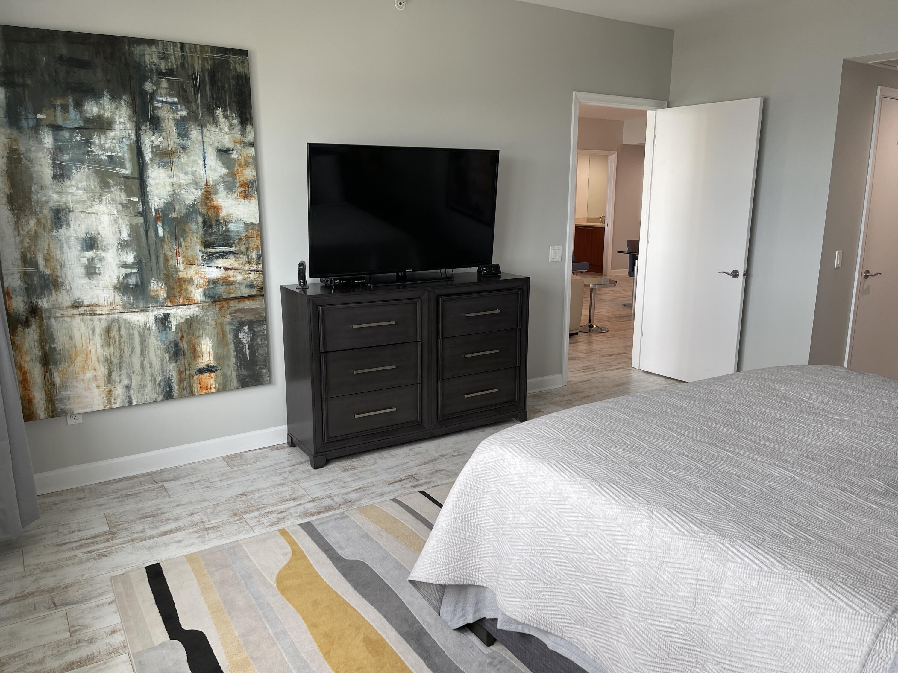 2650 Lake Shore Drive, Unit 902 Riviera Beach, FL 33404 - Photo 16 of 31 Primary Bedroom
