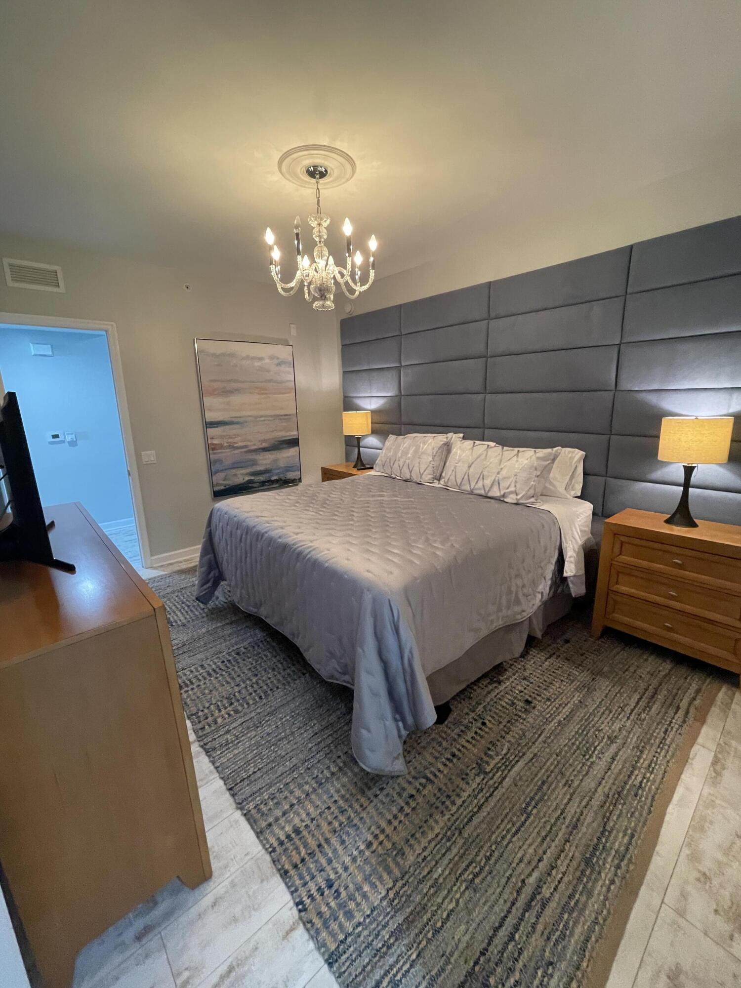 2650 Lake Shore Drive, Unit 902 Riviera Beach, FL 33404 - Photo 23 of 31 Guest Bedroom