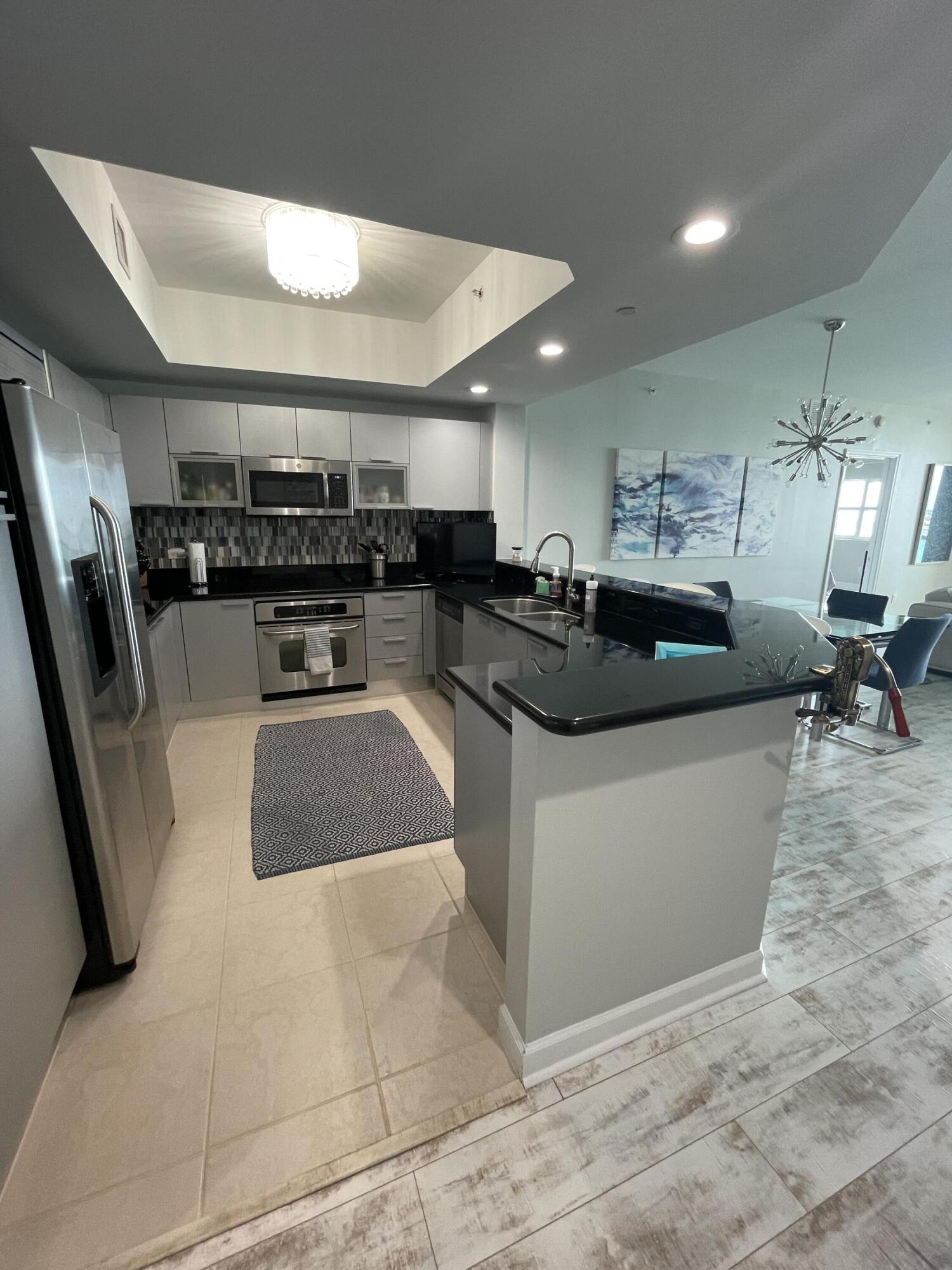 2650 Lake Shore Drive, Unit 902 Riviera Beach, FL 33404 - Photo 8 of 31 Kitchen
