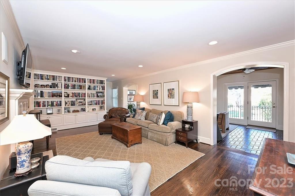 3724 Merrifield Road Charlotte, NC 28211 - Photo 21 of 48 a living room with furniture and a large window
