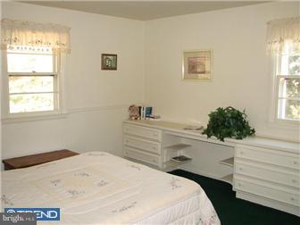 659 Ellis Road Havertown, PA 19083 - Photo 9 of 12