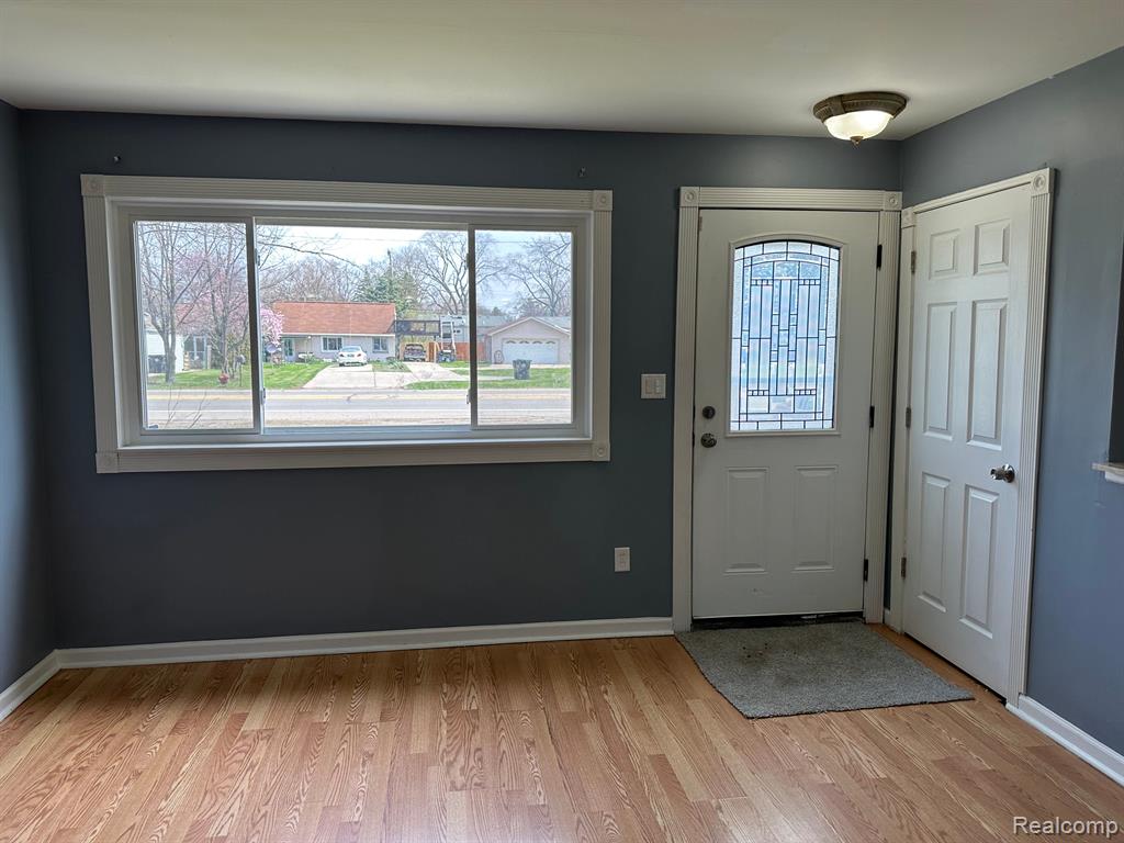 19175 Inkster Road Livonia, MI 48152 - Photo 9 of 49