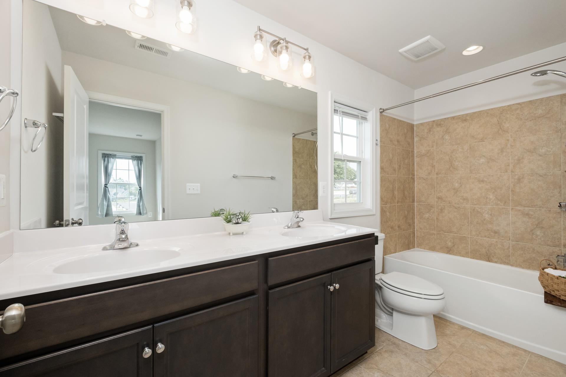 200 Overview Street Waynesboro, VA 22980 - Photo 11 of 29 Primary Bath