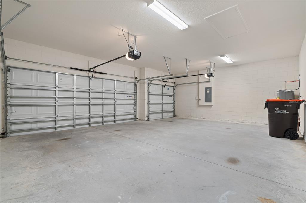 8260 Southwest 59th Avenue Ocala, FL 34476 - Photo 29 of 37 a view of a garage