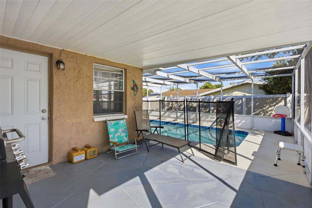 4904 Elmwood Street New Port Richey, FL 34653 - Photo 11 of 57