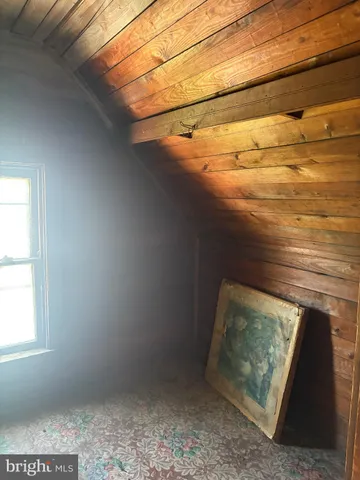a view of livingroom with furniture