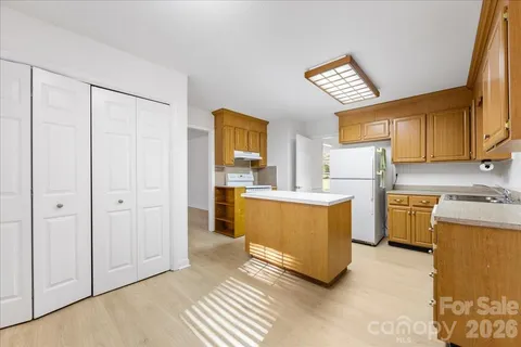 $419,000 | 1840 Stoneyridge Drive, Charlotte, NC 28214