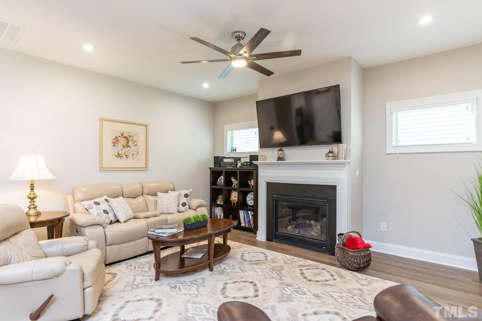 1131 Lippincott Road Durham, NC 27703 - Photo 4 of 18 Gallery Image 4