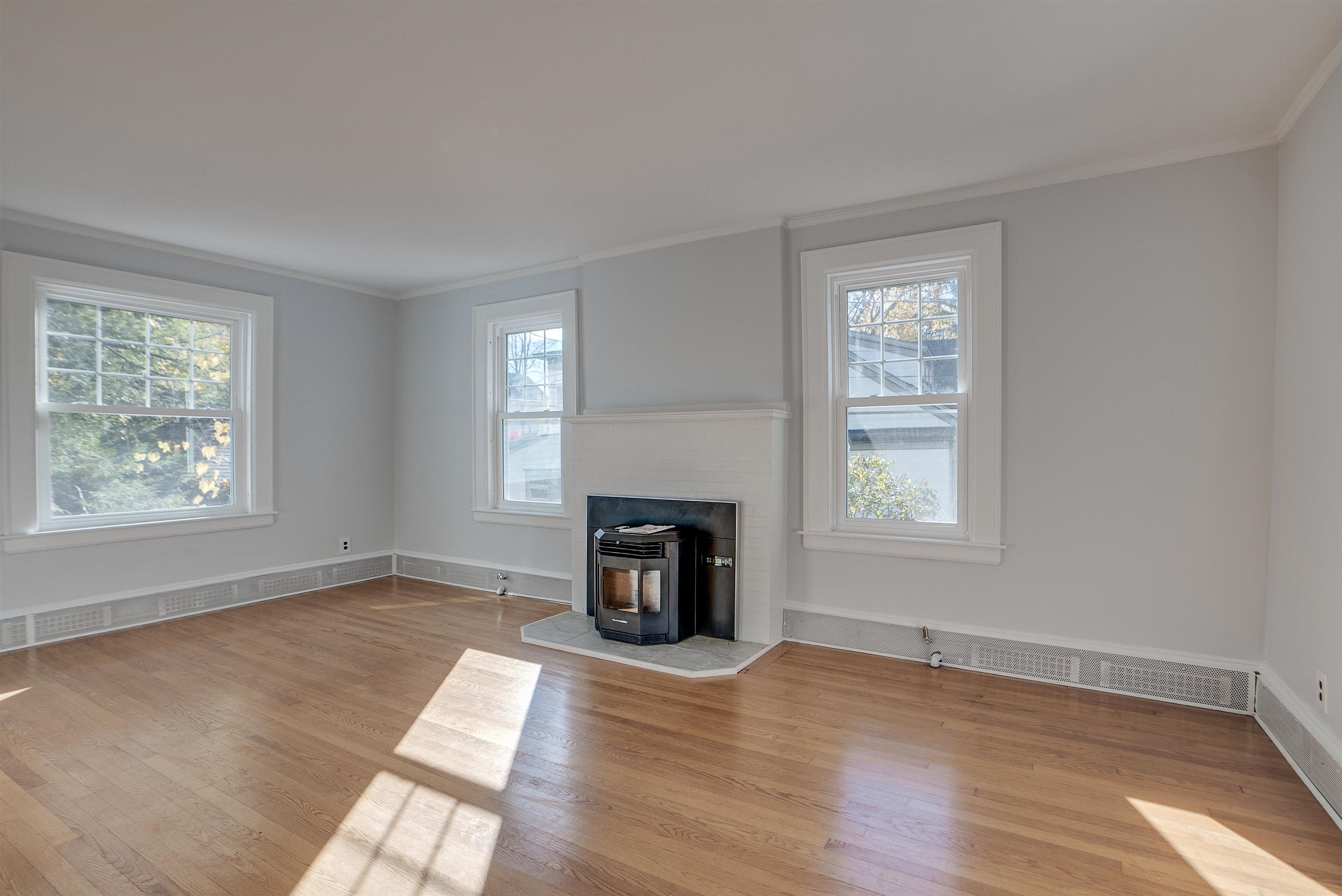 321 River Road Manchester, NH 03104 - Photo 12 of 30 Gallery Image 12